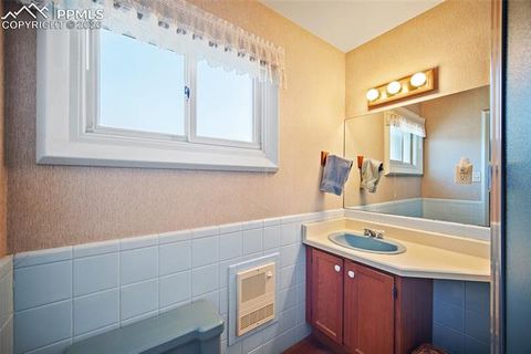 Tiny photo for 40 Friendship Lane, Colorado Springs, CO 80904 (MLS # 4726630)
