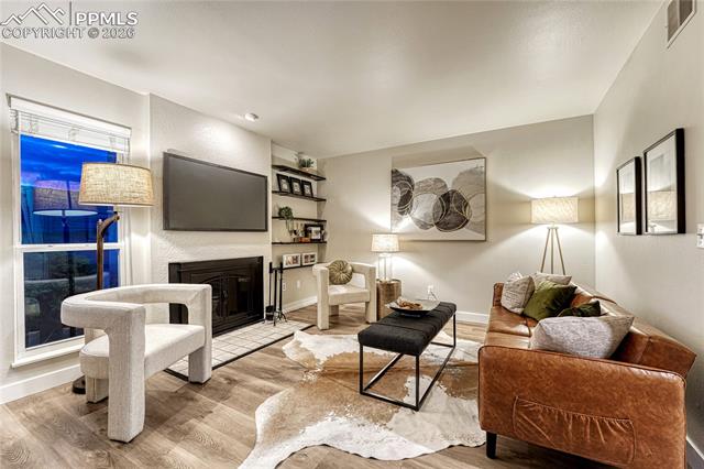 3330 Templeton Gap Road 22