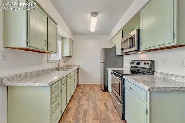 Colorado Springs, Colorado 80917, United States, 3 Bedrooms Bedrooms, ,2 BathroomsBathrooms,Residential,Pending,108417