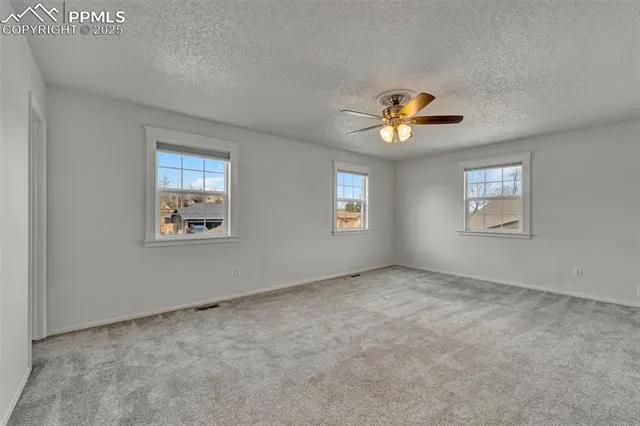 Colorado Springs, Colorado 80917, United States, 3 Bedrooms Bedrooms, ,2 BathroomsBathrooms,Residential,Pending,108417