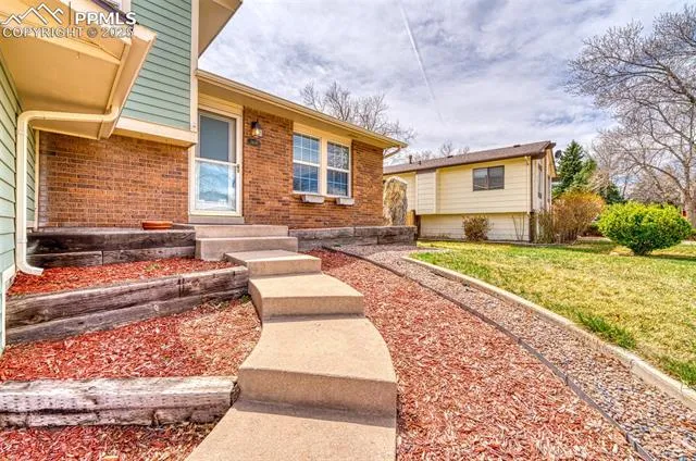 Colorado Springs, Colorado 80917, United States, 3 Bedrooms Bedrooms, ,2 BathroomsBathrooms,Residential,Pending,108417