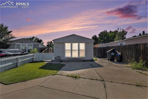 Photo of 929 Desert Circle, Fountain, CO 80817 (MLS # 5810187) Photo of 929 Desert Circle, Fountain, CO 80817 (MLS # 5810187)