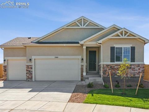 Photo of 3302 Bella Notte Drive, Pueblo, CO 81001 (MLS # 8874815) Photo of 3302 Bella Notte Drive, Pueblo, CO 81001 (MLS # 8874815)