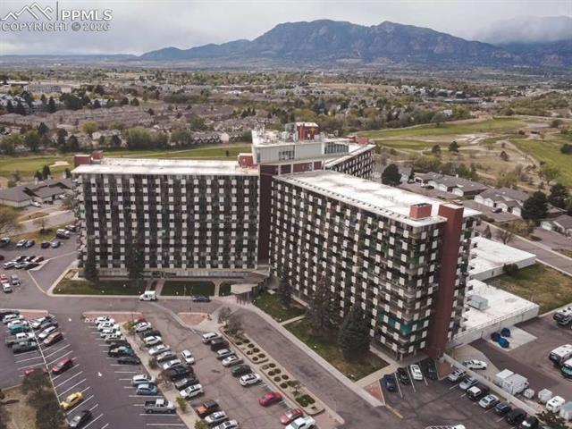 411 Lakewood Circle B1112