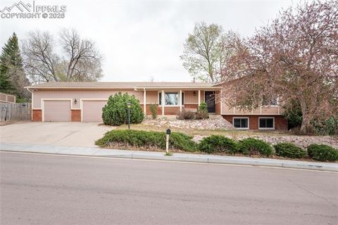 Photo of 3435 Cortina Drive, Colorado Springs, CO 80918 (MLS # 5310209)