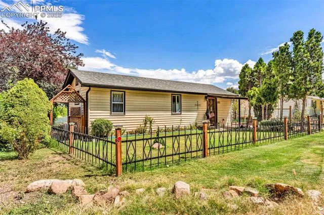 Canon City, Colorado 81212, United States, 2 Bedrooms Bedrooms, ,1 BathroomBathrooms,Residential,Active,196723