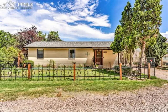 Canon City, Colorado 81212, United States, 2 Bedrooms Bedrooms, ,1 BathroomBathrooms,Residential,Active,196723