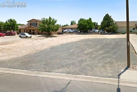Photo of 5 Ivywood Lane, Pueblo, CO 81005 (MLS # 2609188)