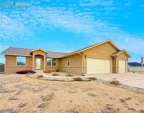 Photo of 419 E Chadwick Drive, Pueblo West, CO 81007 (MLS # 4491190)