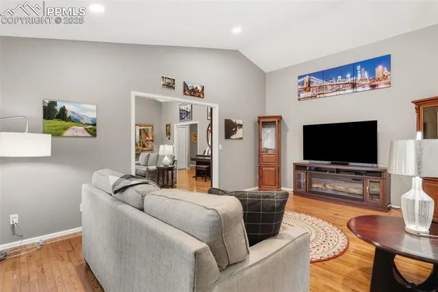 Colorado Springs, Colorado 80906, United States, 3 Bedrooms Bedrooms, ,3 BathroomsBathrooms,Residential,Active,232863