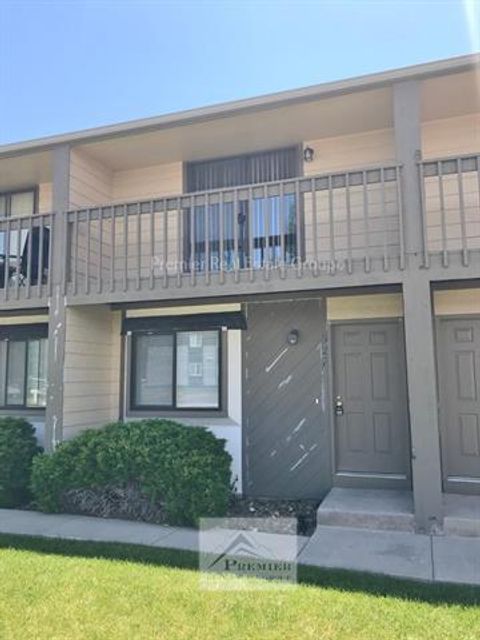 Photo of 527 Comanche Village Drive, Fountain, CO 80817 (MLS # R12400977) Photo of 527 Comanche Village Drive, Fountain, CO 80817 (MLS # R12400977)