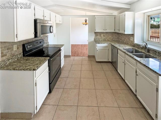 7935 Drifting Cloud Drive