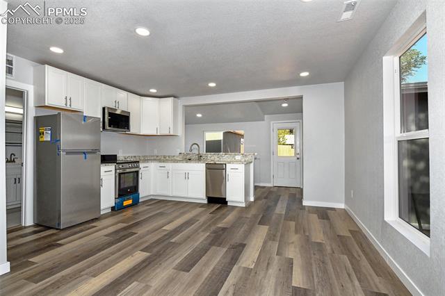 228 E Las Vegas Street