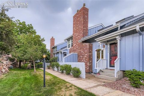 Photo of 2546 Hatch Circle, Colorado Springs, CO 80918 (MLS # 2751721)