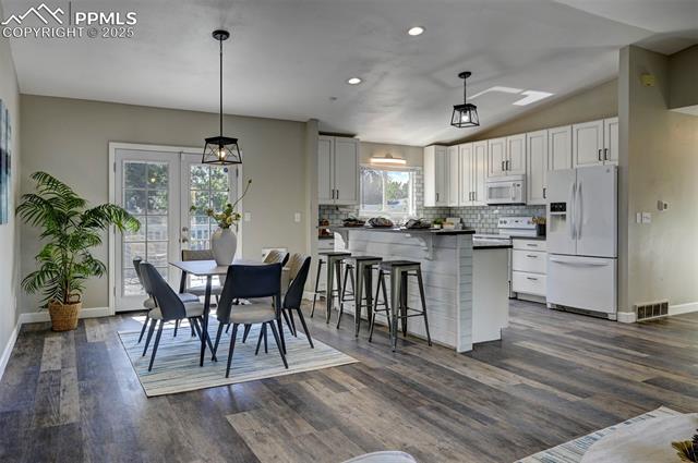 4770 W Old Farm Circle