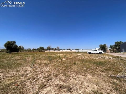 Photo of 625 Paonia Street, Colorado Springs, CO 80915 (MLS # 1708279)