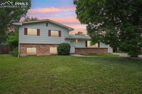 Photo of 1213 S Taft Hill Road, Fort Collins, CO 80521 (MLS # 2192136) Photo of 1213 S Taft Hill Road, Fort Collins, CO 80521 (MLS # 2192136)