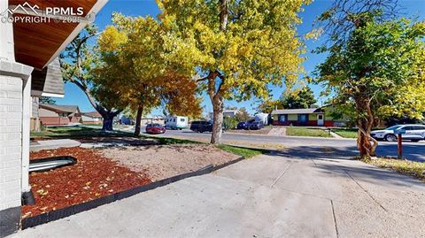 Tiny photo for 367 S Queen Circle, Lakewood, CO 80226 (MLS # 2925487)