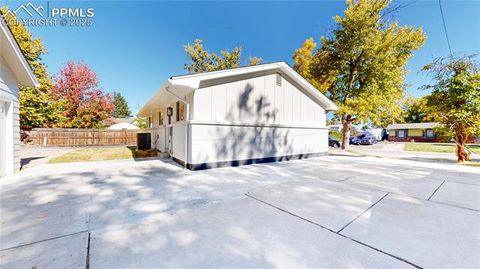 Tiny photo for 367 S Queen Circle, Lakewood, CO 80226 (MLS # 2925487)