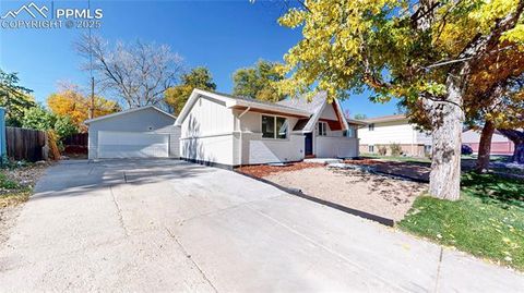 Tiny photo for 367 S Queen Circle, Lakewood, CO 80226 (MLS # 2925487)