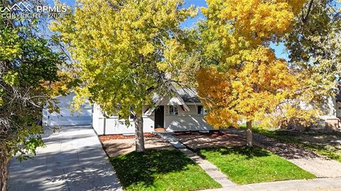 Tiny photo for 367 S Queen Circle, Lakewood, CO 80226 (MLS # 2925487)