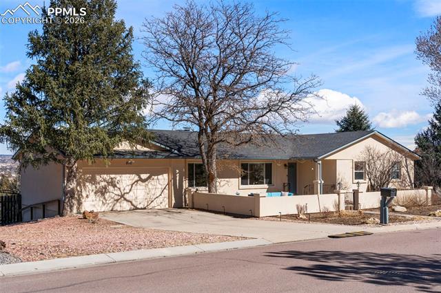 870 Point Of The Pines Drive