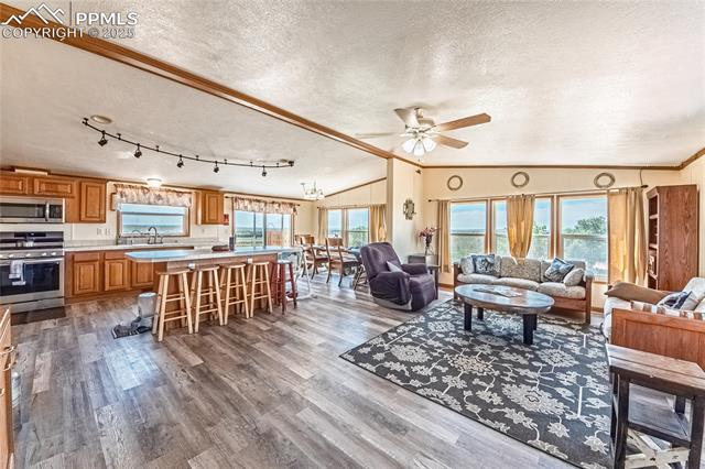 21495 La Piedra Point