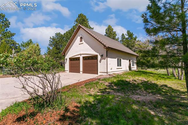 2880 Lake Meadow Drive