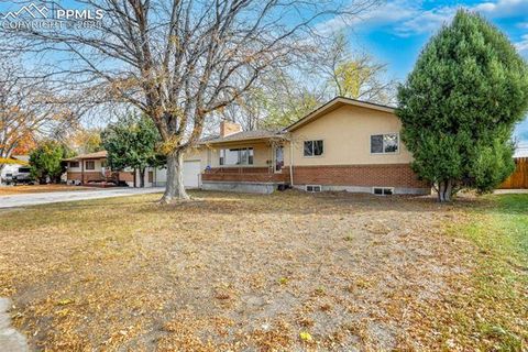 Tiny photo for 24 Drake Street, Pueblo, CO 81005 (MLS # 2656088)