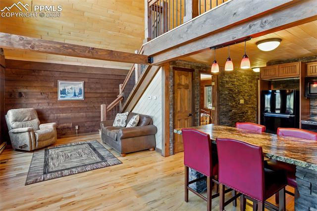 1548 Golden Cycle Circle