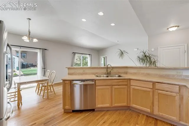 Colorado Springs, Colorado 80927, United States, 4 Bedrooms Bedrooms, ,3 BathroomsBathrooms,Residential,Active,137921