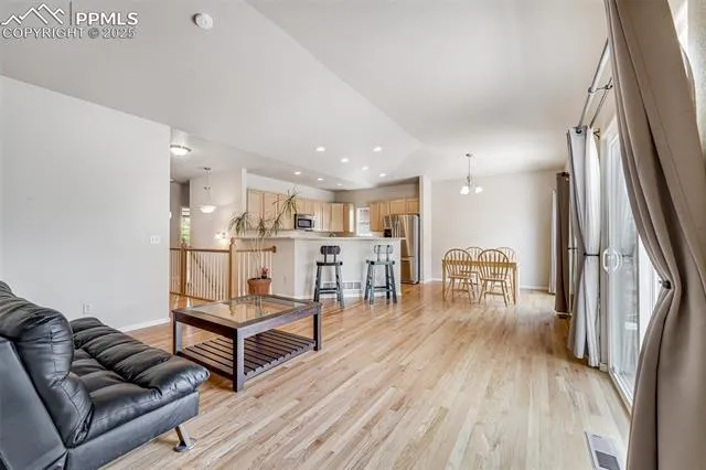 Colorado Springs, Colorado 80927, United States, 4 Bedrooms Bedrooms, ,3 BathroomsBathrooms,Residential,Active,137921