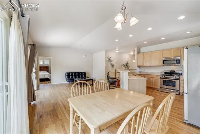 Colorado Springs, Colorado 80927, United States, 4 Bedrooms Bedrooms, ,3 BathroomsBathrooms,Residential,Active,137921