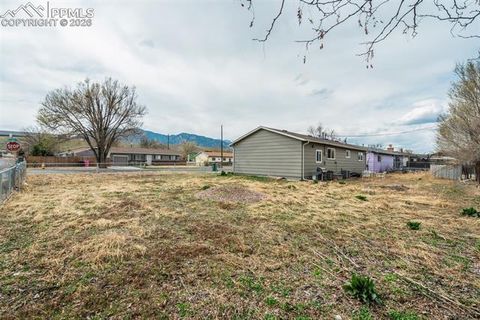 Tiny photo for 1081 Maxwell Street, Colorado Springs, CO 80906 (MLS # 9812673)