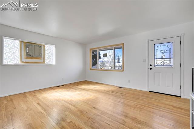 2577 E San Miguel Street