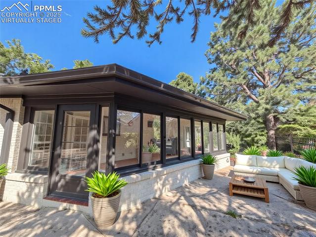 25 E Cheyenne Mountain Boulevard