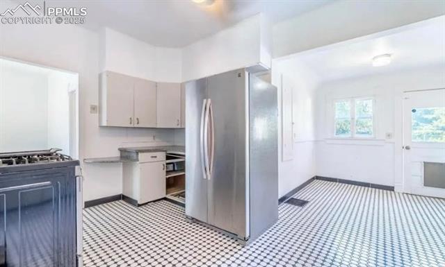 116 W Adams Avenue