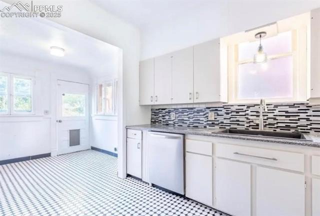 116 W Adams Avenue