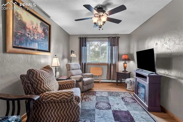 Westcliffe, Colorado 81252, United States, 5 Bedrooms Bedrooms, ,3 BathroomsBathrooms,Residential,Active,175530