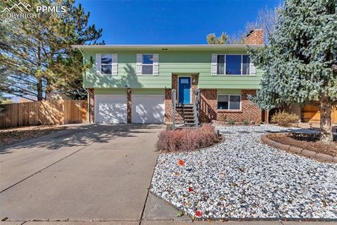 Photo of 6812 Snowbird Terrace, Colorado Springs, CO 80918 (MLS # 5672852) Photo of 6812 Snowbird Terrace, Colorado Springs, CO 80918 (MLS # 5672852)