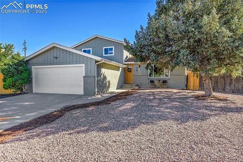 Photo of 28 Pennwood Lane, Pueblo, CO 81005 (MLS # 6951931)