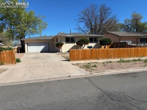 Photo of 1109 Mesa Avenue, Pueblo, CO 81004 (MLS # 5662651)