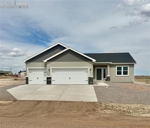 Photo of 995 E Kirkwood Drive, Pueblo, CO 81007 (MLS # 8320101)