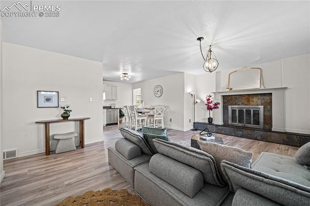 911 Candytuft Boulevard