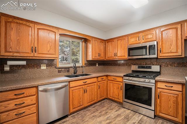 1125 Moffat Circle