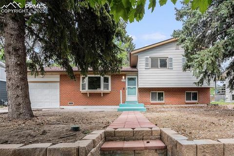 1125 Moffat Circle Colorado Springs CO 80915