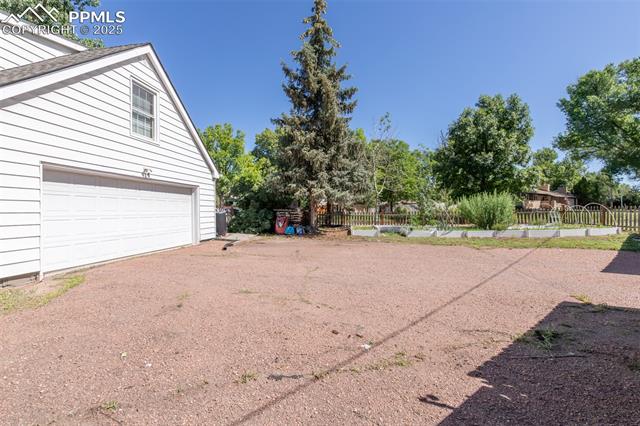 1521 Columbine Boulevard