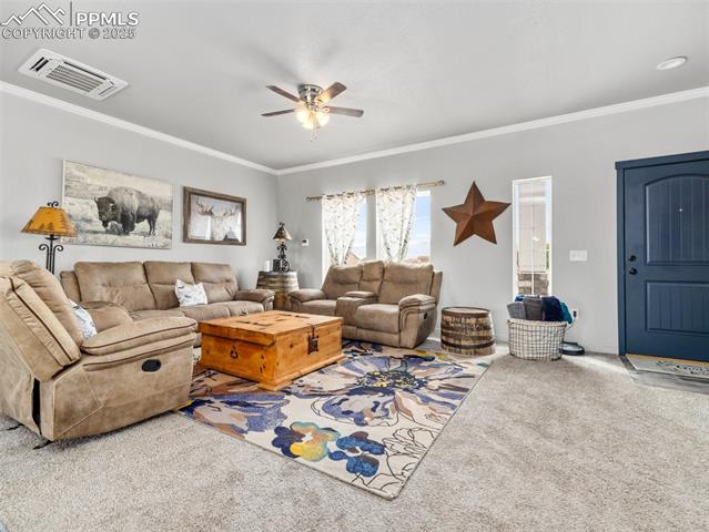 933 E Blackstone Drive