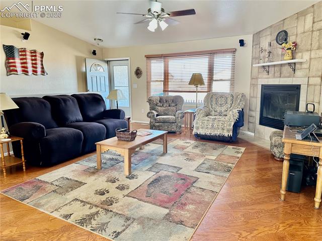 471 N Escondido Drive