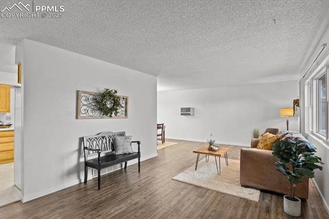 6820 Blue River Way